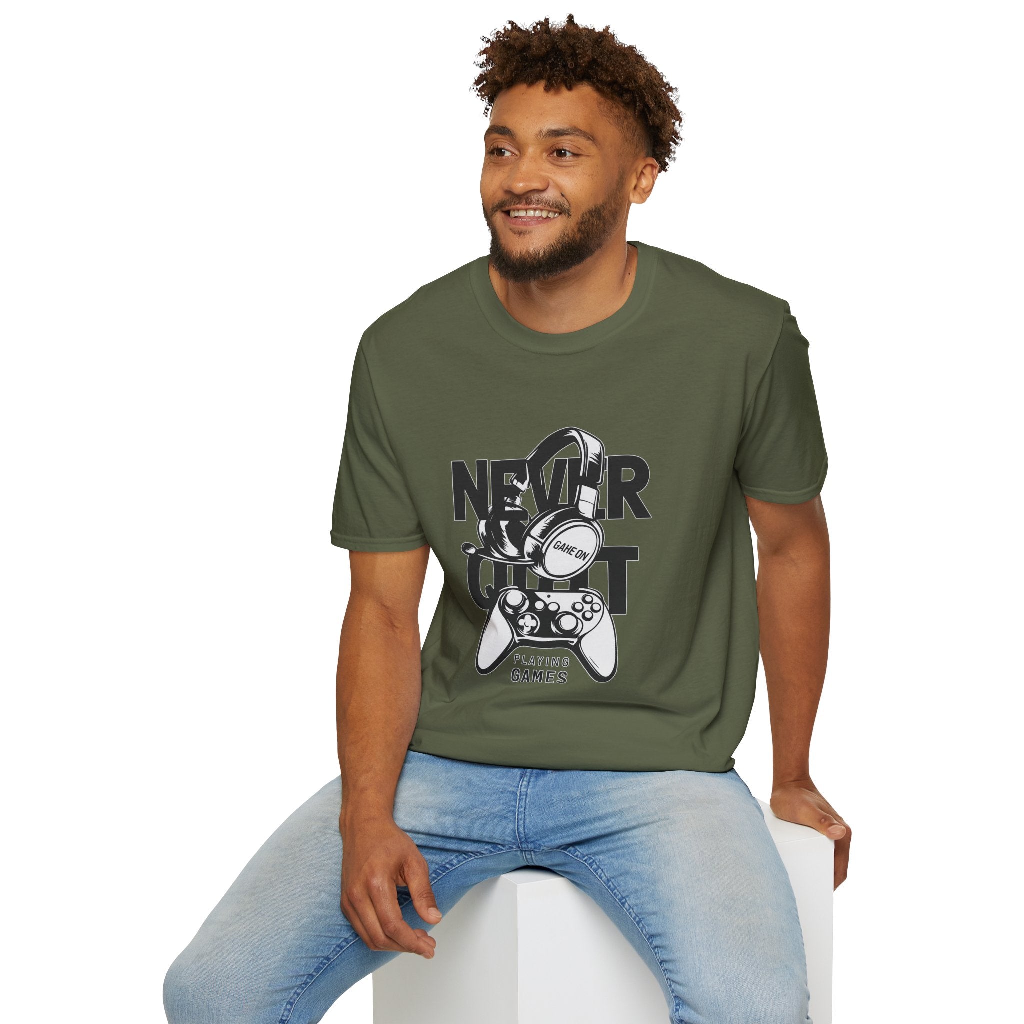 Gamer 'Never Quit' T-Shirt — Headphones & Controller Retro Gaming Tee