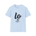 T-Shirt — 'Lo Queen' Playful Script Tee for Cat Lovers