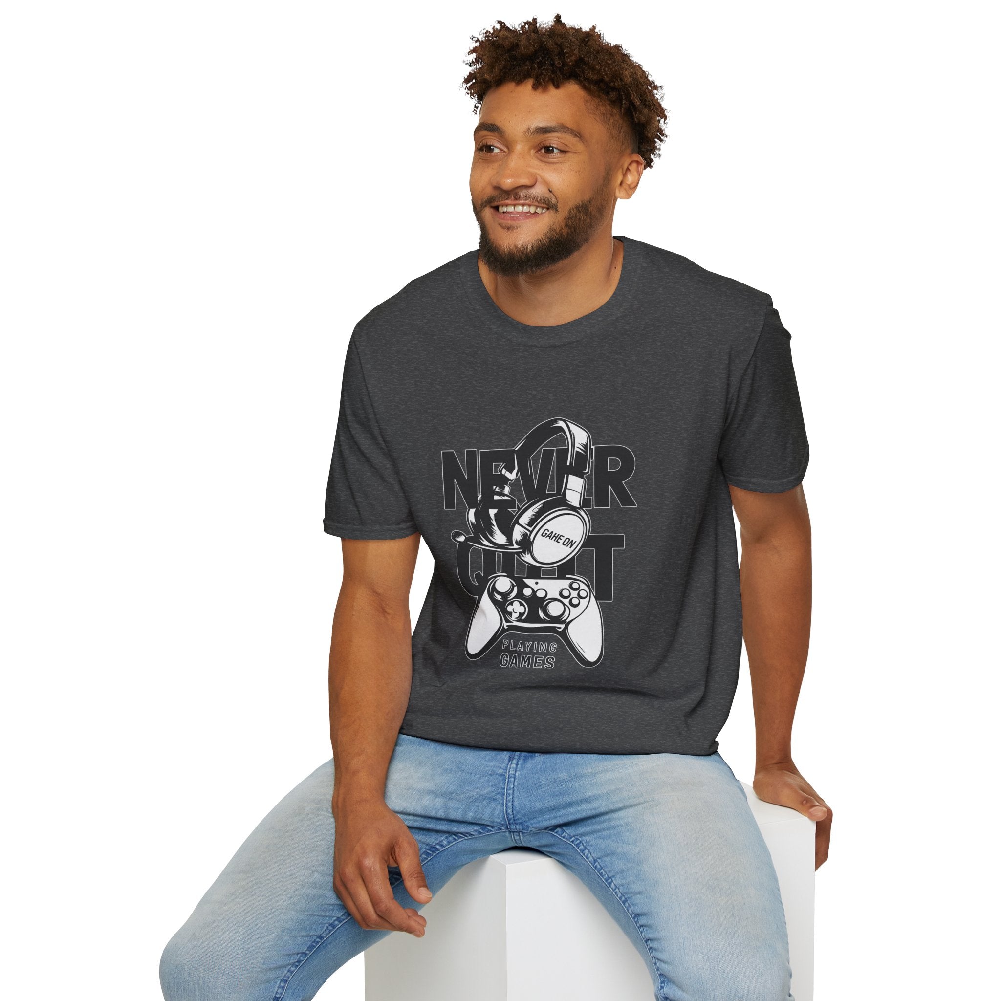 Gamer 'Never Quit' T-Shirt — Headphones & Controller Retro Gaming Tee