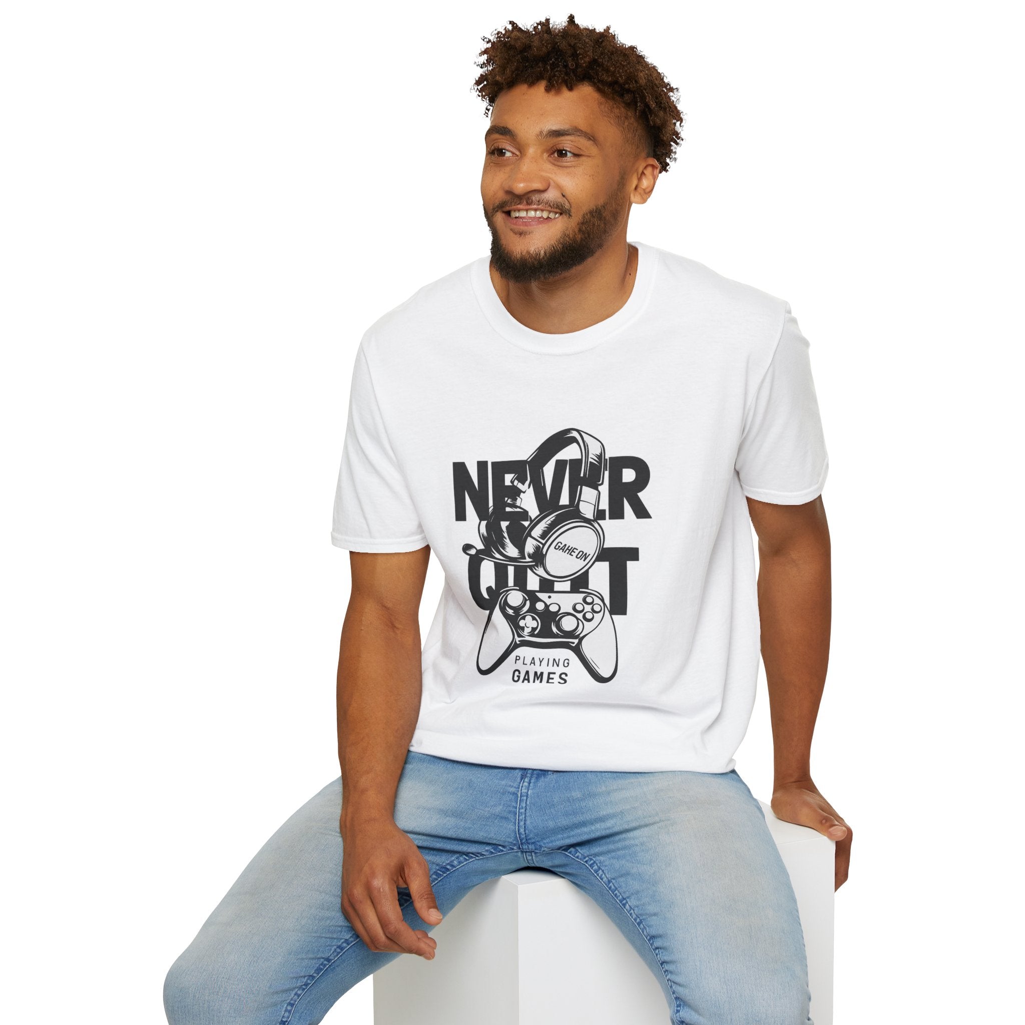 Gamer 'Never Quit' T-Shirt — Headphones & Controller Retro Gaming Tee