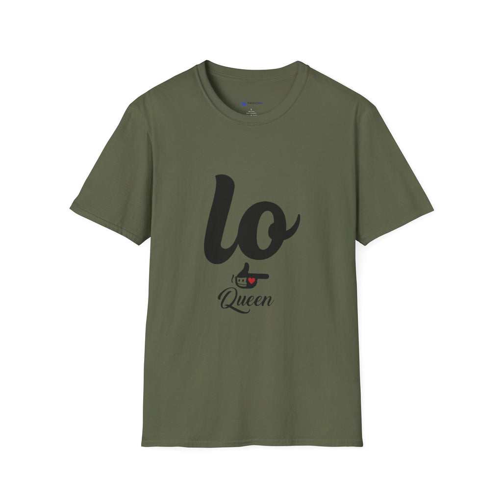 T-Shirt — 'Lo Queen' Playful Script Tee for Cat Lovers